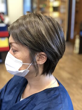 ヘアーレナータ 八王子(HAIR RENATA) 30代40代大人可愛いハイライト小顔耳掛けショート