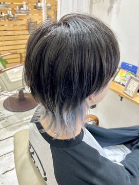 コンフィープラス(comfy plus) 透け感ブルーシルバーインナーカラー☆レイヤーカット外ハネ