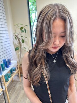 シフト(SHEEFT) 20代30代大人かわいいゆるふわ愛されシルバーアッシュ