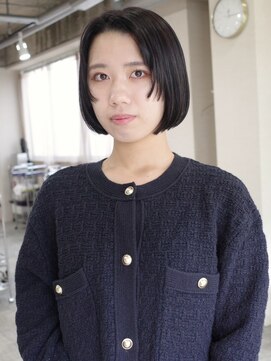 トナリ(tonari) ワンレンボブ　フェイスレイヤー　黒髪ショート【鹿児島中央】
