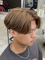 エデアンルクラ 下通(EDEAN Leclat)&nbsp;熊本メンズカラー ハイトーン ミルクティー センターパート