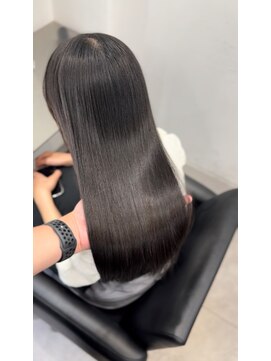 コア 梅田(Core) 黒髪　クラゲヘア　オリーブグレー　小顔　ココアベージュ