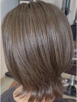 ヘアーアンドメイク グルック(hair&make Gluck)の写真/隠す白髪染めから生かす白髪染めへ。あなた本来の髪色を生かした脱白髪染めしてみませんか？
