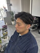 リイ(Lii)&nbsp;メンズ　ショート　ニュアンスパーマ　テーパーフェード