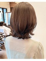 ティーシェル(TIECHEL) 小顔イメチェン、ブルーグレージュカラーくびれレイヤーボブ