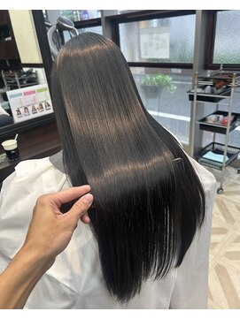 ハレケルーピディア(HAREKE loopidia) 【立川】広がる黒髪を艶髪縮毛矯正