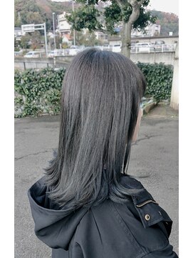 ルーシィヘアークラブ シルバーアッシュトーンダウン