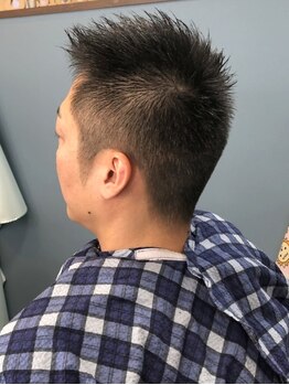 バーバー シーアンドアール(BARBER C&R)の写真/【20時半まで営業/理容室】清潔感が大事。自分ではなかなかうまくいかないお手入れもプロの手で好印象に―