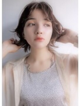 ギミック 自由が丘(gimmick) ◆ショートウルフ×ハイトーン×レイヤー【美髪にイメチェン♪】