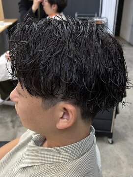 ニアウ 伊勢崎連取店(Niau) メンズマッシュパーマツイストスパイラルパーマ波巻きパーマ