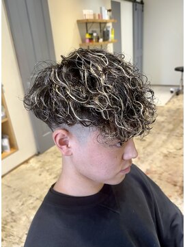 リフル 八王子(RIFULL) メンズパーマ　ツイスパ　波巻き　フェード