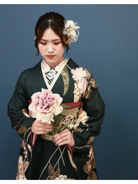美髪 ヘアサロン(美髪 Hair salon) 深いグリーン系★振袖レンタル