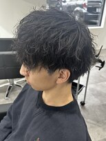 ヒュイル バイ ニアウ(Hwyl by Niau) メンズマッシュパーマツイストパーマスパイラルパーマ