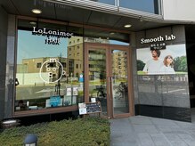 ロロニモック(LoLonimoc)の雰囲気（駅の南口を出て外観に見える入り口のキャラクターが目印です。）
