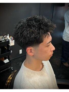 キングスマントーキョー 立川北口店(KINGSMAN TOKYO) 【ツイストスパイラル×フェード】