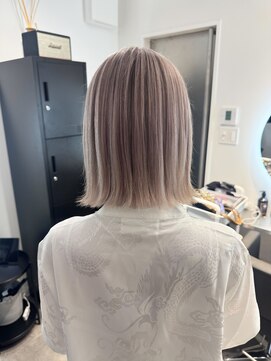 ホープ(hope) レイヤーボブ×ホワイトベージュ【大阪｜梅田】