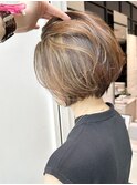 白髪ぼかしハイライトグレージュ丸みショートボブ