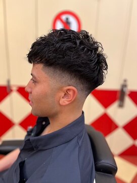 キングスマントーキョー 三鷹店(KINGSMAN TOKYO) アップバング / ツーブロック / スキンフェード[三鷹/バーバー]