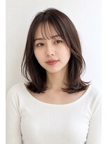 ベルス(bellus)&nbsp;シースルーバング×艶感ミディアムレイヤー　20代　30代　40代