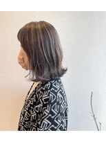 ムエベ(MUEBE)&nbsp;グレージュニュアンスカラー×レイヤースタイル