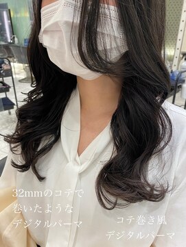 アピッシュ ギンザ(apish ginza) tomo 艶感のコテ巻きデジタルパーマ/くびれカール