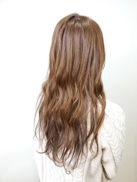 ワウ(WOW) 巻き髪ロングスタイル