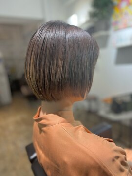 ツムグ 代官山店(TUMUGU) 30代40代50代×グレージュカラー白髪ぼかし×小顔ショート代官山