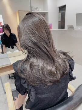 サイ(sai) グレージュ　韓国風　暗髪カラー　ブリーチなし