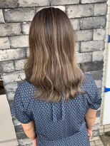 ライズ バイ レボ 柏店(RISE by REVO)&nbsp;大人かわいい/レイヤーロング/グレーベージュ/前髪パーマ/柏