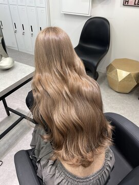 ペレ 渋谷(PELE) デザインカラー/レイヤーカット/ウェットヘア/オリーブベージュ