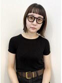 切りっぱなしオン眉ボブ