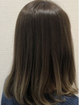 【伽羅橋駅徒歩3分】大人女性から支持多数◎髪のお悩みに寄り添った提案でお悩みを解決に導きます♪