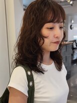 マカロニコースト(macaroni coast)&nbsp;ミディアムパーマ 癖毛風パーマ 前髪あり レイヤーパーマ