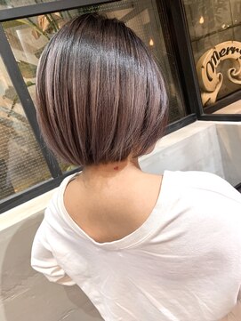 メリー(merry craftsman's factory) ほんのりピンクショートバレイヤージュことりベージュグレージュ