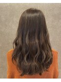 波ウェーブ巻き髪スタイル