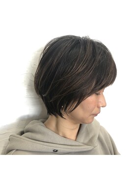 アルロン(Arllon) 大人のくびれショート×ナチュラルハイライト