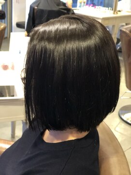 シェリ ヘアーアンドメイク(Cherie hair＆make) ツヤツヤな大人ボブ