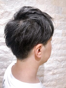 クォーターシーズンズ 茗荷谷(QUARTER SEASONS) おしゃれ度UPベリーショートツーブロ メンズ 刈り上げ