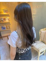 ルシュカイチマルニ(Rasca102)&nbsp;ロングヘア、イヤリングカラー、インナーカラー、ベージュカラー