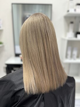 ラムシェール(LamChele) 【lamchele】ミルクティーベージュ×ブリーチカラー