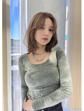 スタンド(STAND) レイヤーカット　デザインカラー　セミディ　オリーブベージュ