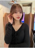 黒髪ボブルフネビージュワンレンくびレイヤーミディアムヘア