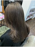 透明感ベージュ　×　顔周りレイヤー