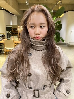 リチウム(LITHIUM...)の写真/厳選した高品質カラー剤を使用し,髪質・なりたいイメージに合わせてLITHIUMが調合するオーダーメイドカラー