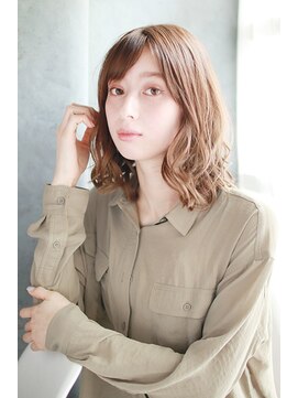 ラピス 新宿店(Lapis) 《30代～大人透明感》白髪ぼかしハイライト＋艶カラー[新宿]