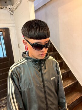 ビーバイエイトジェンツ(Bee by EIGHT GENTS) 刈り上げセンターパート/波巻きツイストスパイラル/心斎橋