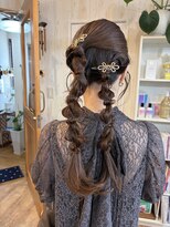 ハウオリ ヘアーワークス(Hauoli hair works)&nbsp;カチモリアレンジ&ツイン編みおろしアレンジ