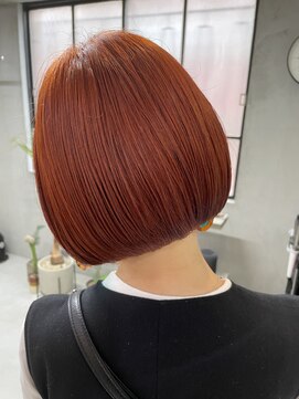 トラン(TRAN) シンプルボブ、オレンジカラー