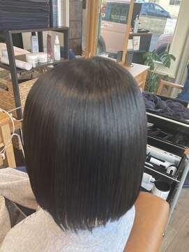 アンバー(amber) 美髪ストレート