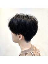 イーチ ディー ヘアーアンドトータルビューティー(each dee hair&total beauty) 黒髪×センターパート